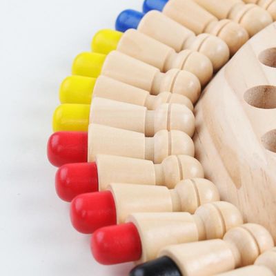 o bebê de madeira de 5.5cm Montessori brinca o jogo de xadrez do Matchstick da memória