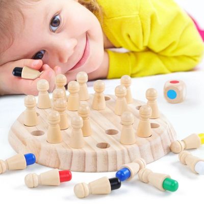 o bebê de madeira de 5.5cm Montessori brinca o jogo de xadrez do Matchstick da memória