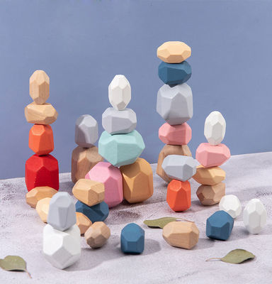 As pedras equilibram os blocos de madeira do número ajustados para as crianças 36pcs