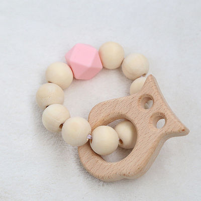 A joia faz crochê sair os dentes Ring Personalised Organic Wooden Teethers