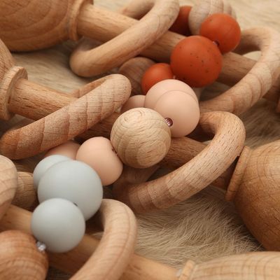 Madeira de faia Teether do coelho 5.12in Bunny Teether de madeira natural