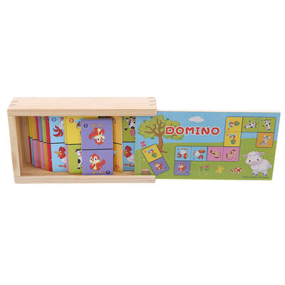 O cubo do dominó do solitário 4cm confunde dominós de madeira para crianças