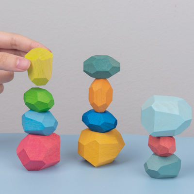 As pedras de madeira dos blocos de apartamentos do bebê das rochas 190g ajustam Montessori