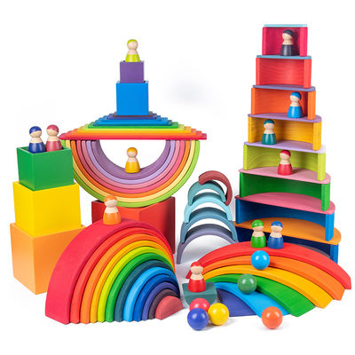 os blocos de apartamentos de madeira do arco-íris dos brinquedos dos blocos do pinho de 30cm elevam-se brinquedos