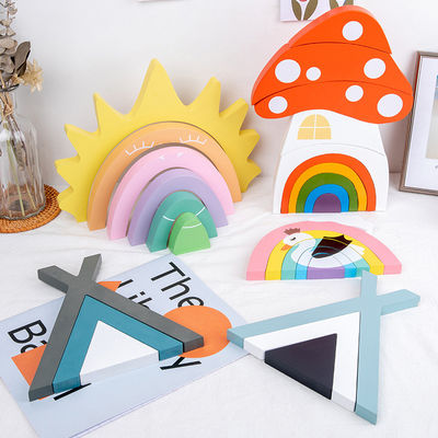 Brinquedos de madeira criativos de madeira de Montessori do empilhador não tóxico do arco-íris de 22cm