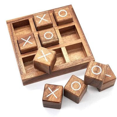 Jogo de madeira da interação educacional XO da criança do pai