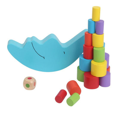 Jogo de madeira do equilíbrio da lua de Montessori para a aprendizagem adiantada