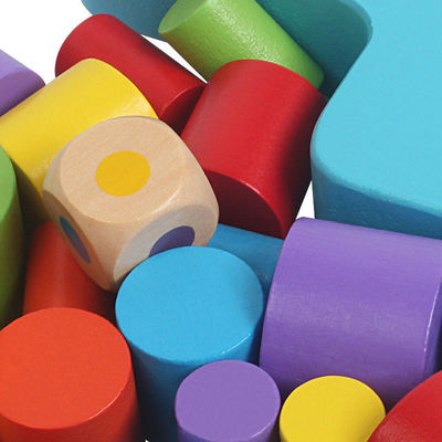 Jogo de madeira do equilíbrio da lua de Montessori para a aprendizagem adiantada