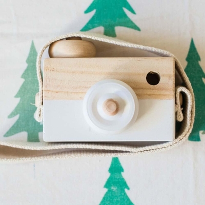 Deixe-nos fazer a 1Pc o bebê que de madeira os brinquedos formam brinquedos de Montessori dos pendentes da madeira da câmera para o presente atual de madeira dos cuidados de Diy das crianças