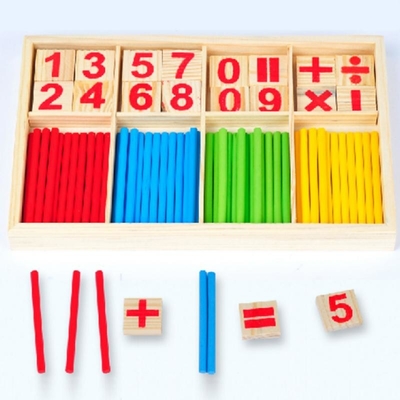 A figura obstrui a contagem do presente educacional das crianças de Montessori dos brinquedos de madeira