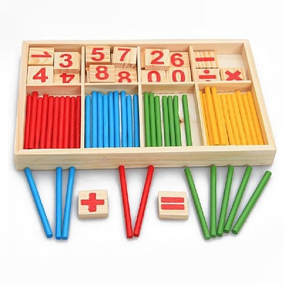 A figura obstrui a contagem do presente educacional das crianças de Montessori dos brinquedos de madeira