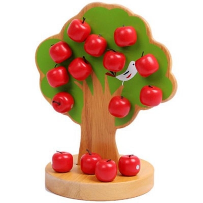 Os brinquedos de madeira do bebê de Montessori da árvore de Apple para crianças escolhem o fruto educacional