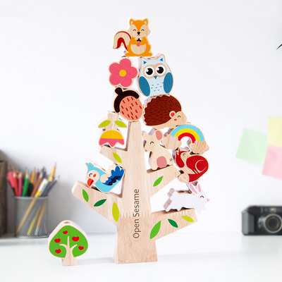 Equilíbrio animal de madeira que empilha a árvore natural Toy For Preschool do jogo