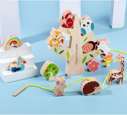 Equilíbrio animal de madeira que empilha a árvore natural Toy For Preschool do jogo
