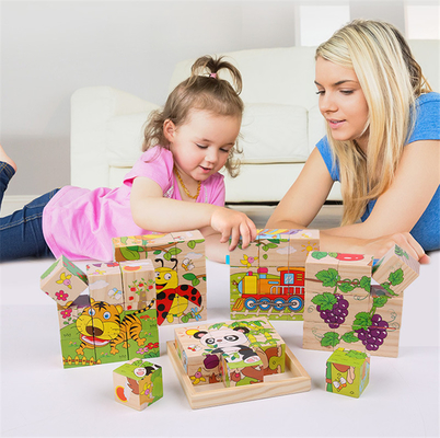 O bloco de madeira do bebê brinca o fruto animal adiantado aprendendo seis serras de vaivém do cubo do lado 3D
