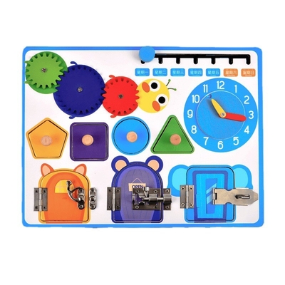 Pulso de disparo de madeira do calendário de Montessori que destrava a placa para meninas dos meninos