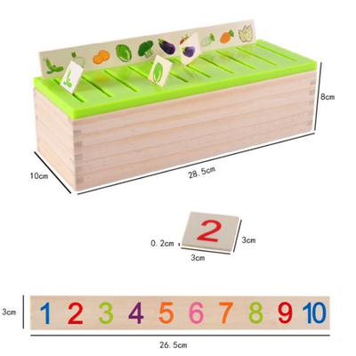 O bebê de madeira de Montessori brinca a classificação matemática do conhecimento