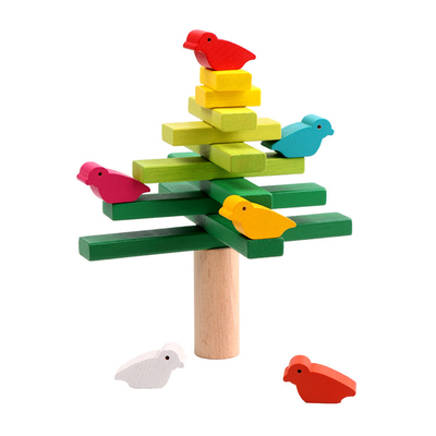 Os brinquedos de madeira dos blocos da árvore do equilíbrio do pássaro exercitam o dedo educacional