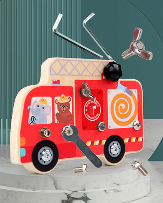 O parafuso de parafuso ocupado da placa ajustou brinquedos para brinquedos de madeira Montessori da bancada das crianças