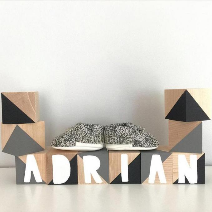 enigma do bebê de 10pcs Mini Wooden Cubes Square Blocks que faz a pintura implorando de madeira para brinquedos dos passatempos das crianças dos projetos dos ofícios DIY
